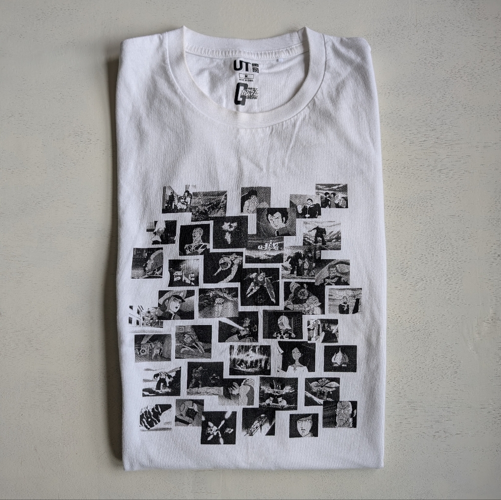 Uniqlo mobile suit Gundam graphic t shirt sz M